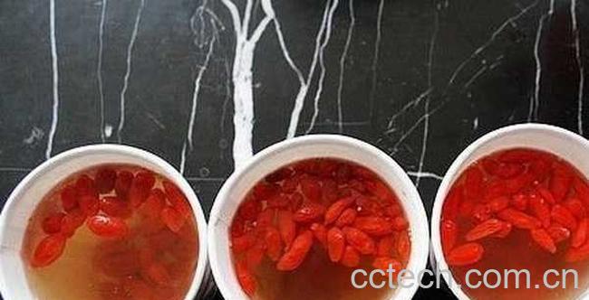 果蔬百科枸杞子泡酒喝的功效-0