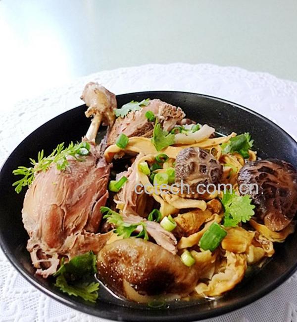 果蔬百科笋干焖鸭肉的做法-0