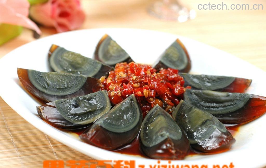 果蔬百科皮蛋不能与什么同吃 皮蛋食用方法-0