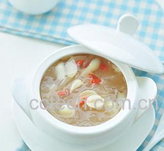 果蔬百科银耳莲子羹的功效与作用-0