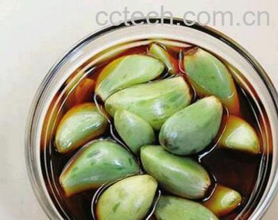 果蔬百科腊八蒜的由来和腌制方法-0