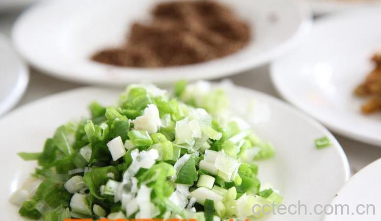 果蔬百科坐月子可以吃葱花吗-0