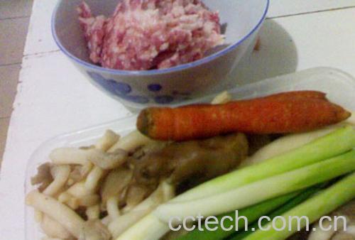 果蔬百科炒蘑菇和胡萝卜-0