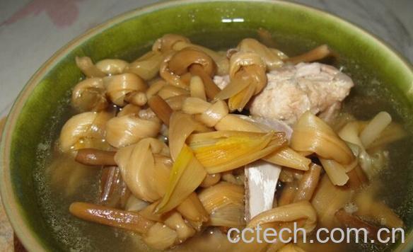 果蔬百科干黄花菜排骨汤-0