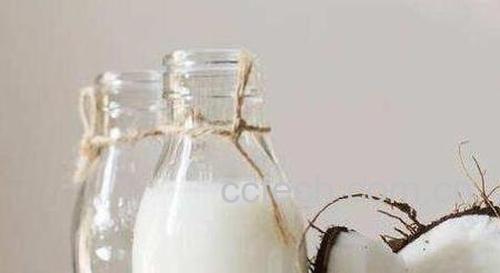 椰子汁的功效与作用 喝椰子汁有哪些好处-0