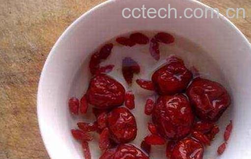 枣泡水喝的功效与作用-1
