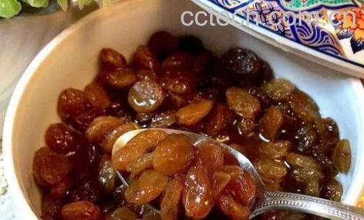 醋泡葡萄干有什么功效 葡萄干泡醋的功效-0