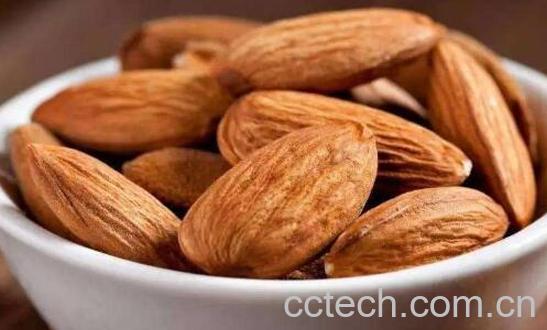 吃杏仁的好处和坏处 杏仁的功效和作用-1