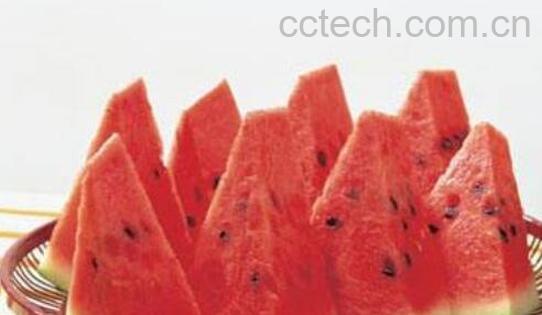 吃西瓜的好处和坏处 西瓜的功效和作用-0