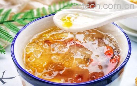 红枣银耳莲子汤的做法 功效及禁忌-0