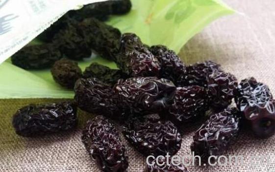 乌枣和黑枣的区别 吃乌枣的好处-0