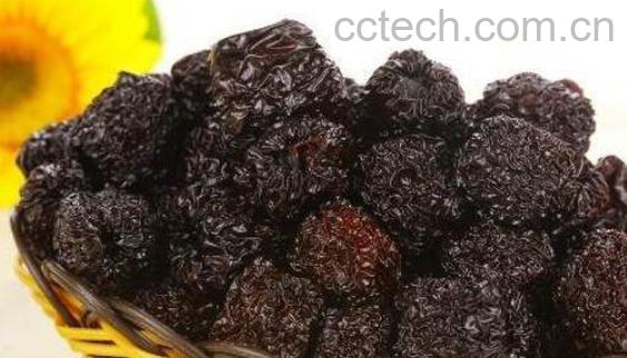 乌枣和黑枣的区别 吃乌枣的好处-1
