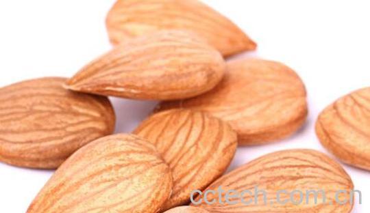 杏仁吃之前要泡多久 杏仁浸泡多久可以吃-1