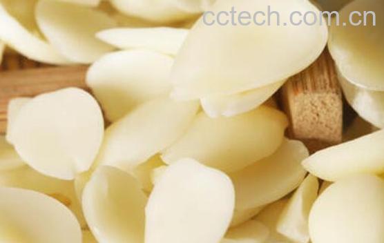 杏仁吃之前要泡多久 杏仁浸泡多久可以吃-0