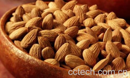 干杏仁怎么处理才能吃 干杏仁怎么泡发吃好-1