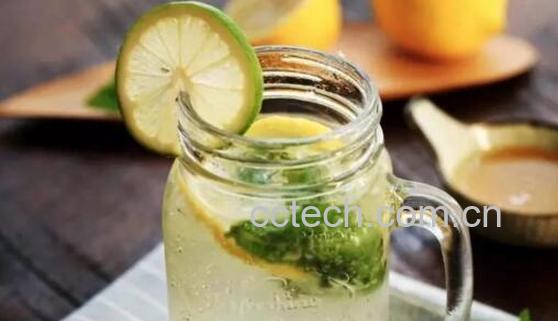 柠檬汁的功效与作用 喝柠檬汁好吗-1