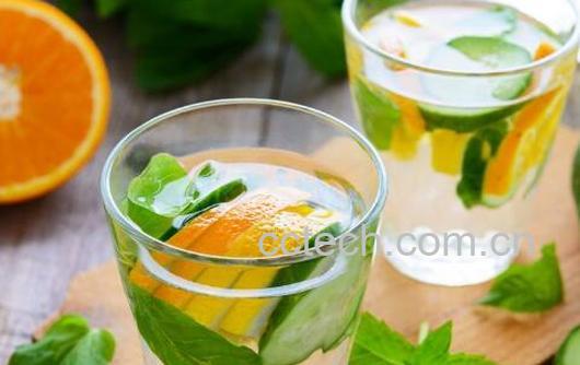 女人喝薄荷水的好处 长期喝薄荷水有什么害处-1