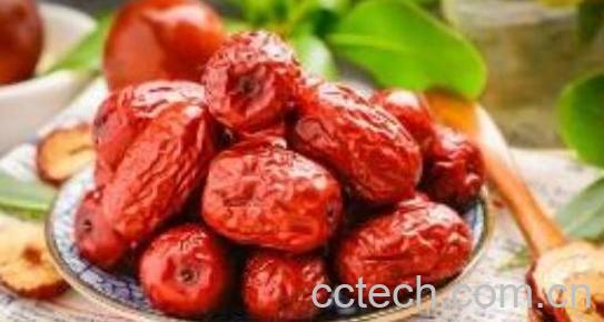 红枣干怎么吃 红枣干吃好还是泡水喝好-1