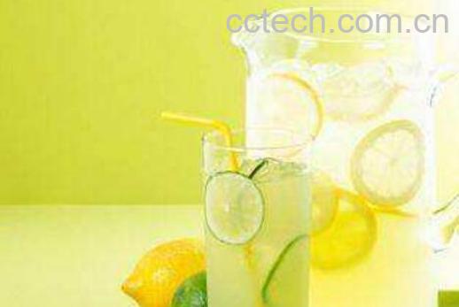 泡鲜柠檬水的正确泡法 喝柠檬水的好处-1