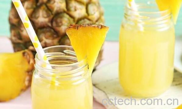 菠萝汁怎么榨好喝 自制菠萝汁的做法-0