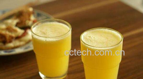 菠萝汁怎么榨好喝 自制菠萝汁的做法-1