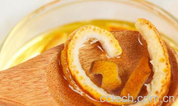 桔子皮泡水喝的功效与作用 桔子皮泡水的好处-0