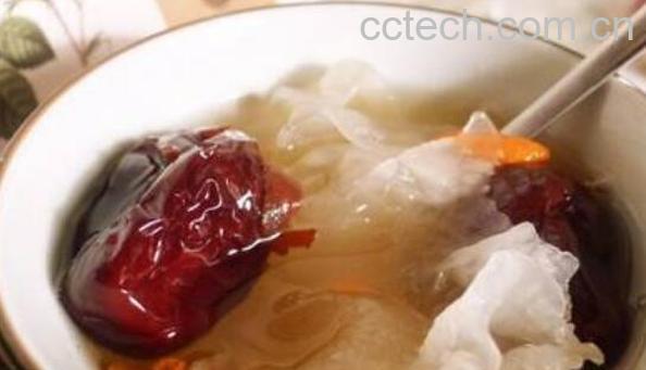 银耳红枣汤的功效与作用及禁忌-1