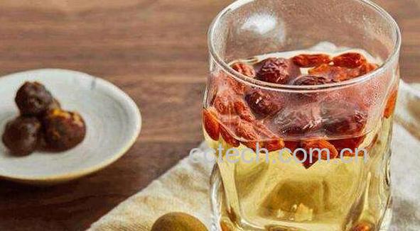 干红枣泡水的正确泡法-1