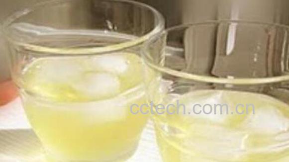 柠檬泡酒的功效作用 喝柠檬泡酒的好处-0