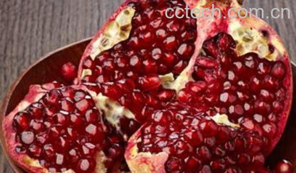 吃石榴吐籽吗 吃石榴籽的功效与作用-0