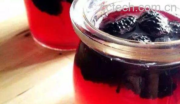 桑葚酒的功效与作用 喝桑葚酒的好处-0