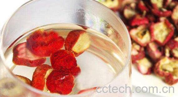 山楂干泡水喝的功效有哪些-0