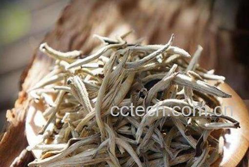 晒青毛茶做 晒青毛茶制作过程-0