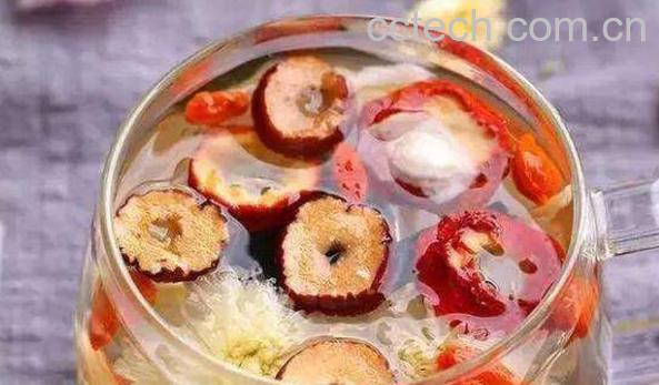 山楂片和什么泡水好 山楂片泡水的功效-0