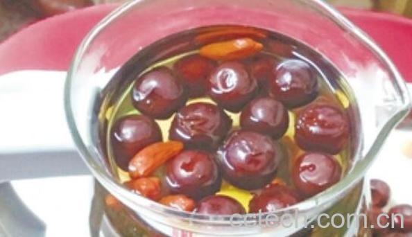 酸枣泡水喝的功效与作用有哪些-0