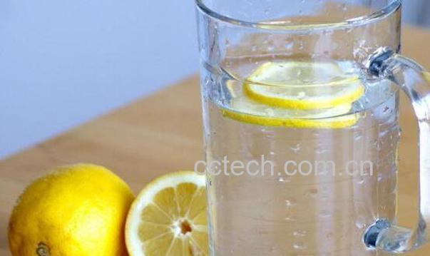  柠檬水的功效与作用 喝柠檬水的好处-0