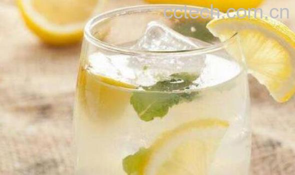 如何用柠檬片泡水 柠檬片泡水的正确泡法-0