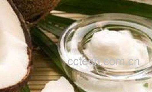 椰子油护肤的使用方法 椰子油擦脸正确方法 -1