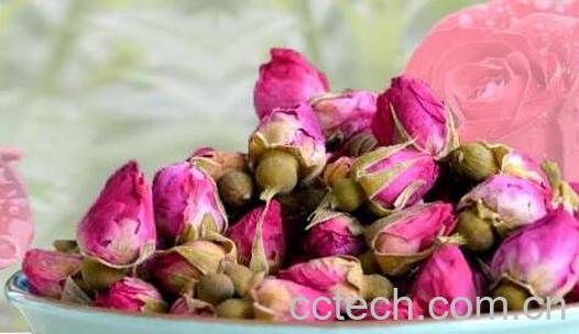 玫瑰花泡水喝的功效与作用-0