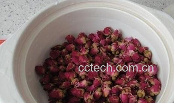 玫瑰花泡水喝的功效与作用-1