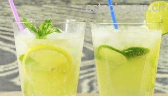 喝柠檬水有什么好处 喝柠檬水的好处与功效-0