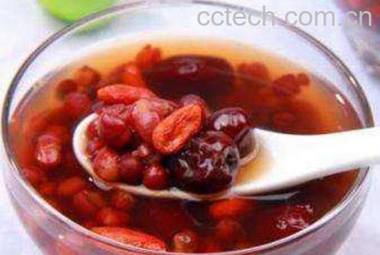 红枣枸杞泡水喝的功效 红枣枸杞怎么泡水好-0