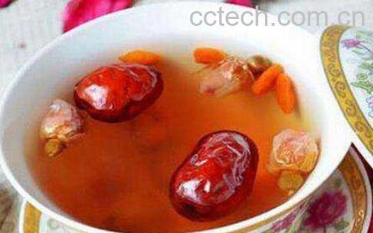 红枣枸杞泡水喝的功效 红枣枸杞怎么泡水好-1