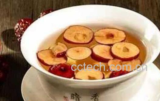 泡茶应该用什么枣 红枣泡茶的好处与功效-1