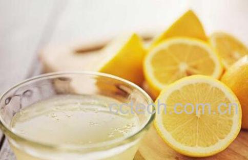 柠檬榨汁怎么做 柠檬榨汁要不要去皮-0