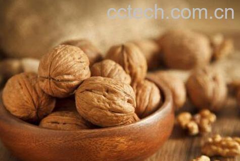 吃核桃的好处有哪些 吃核桃的坏处-0