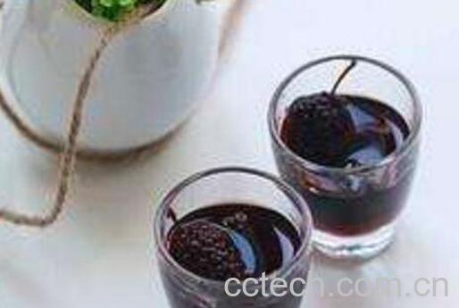 桑葚泡酒的功效与作用及禁忌-0