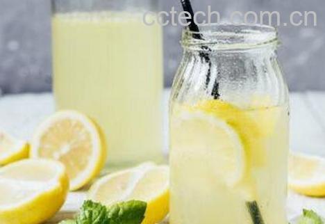 柠檬水什么时候喝最好 喝柠檬水有什么好处-0