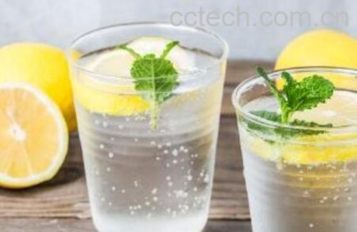 喝柠檬水有什么好处与功效-0