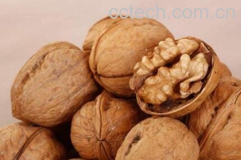 如何剥核桃壳最快的方法 核桃的营养价值-1